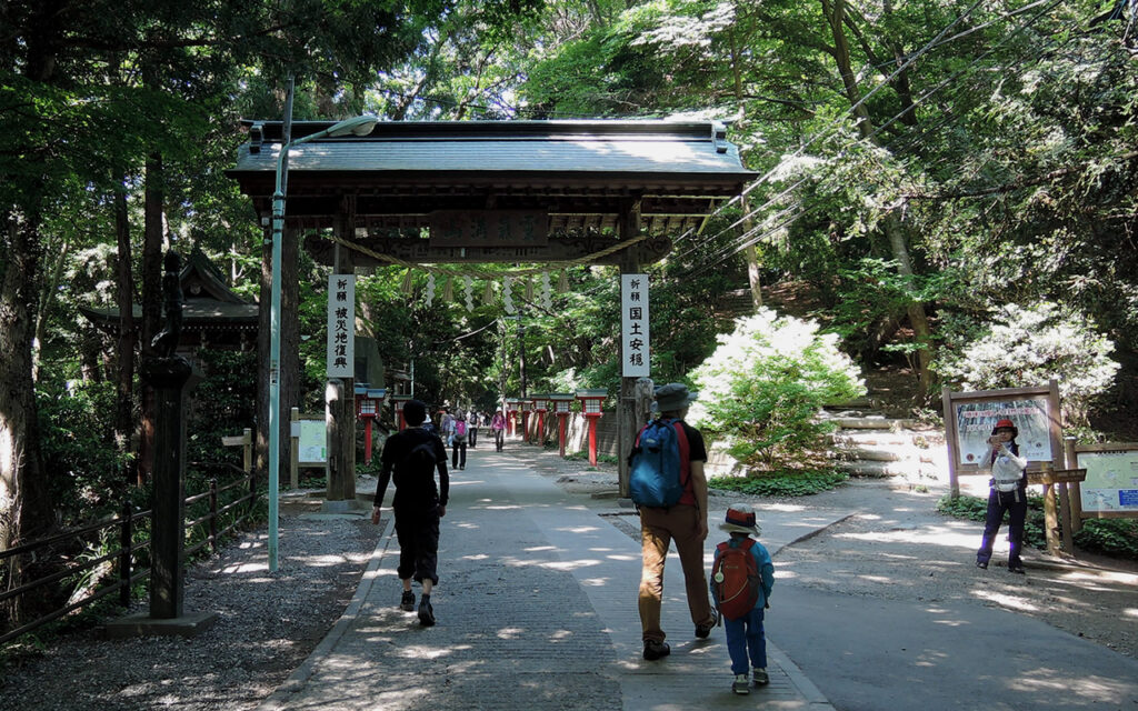 Joshin-mon gate (浄心門)